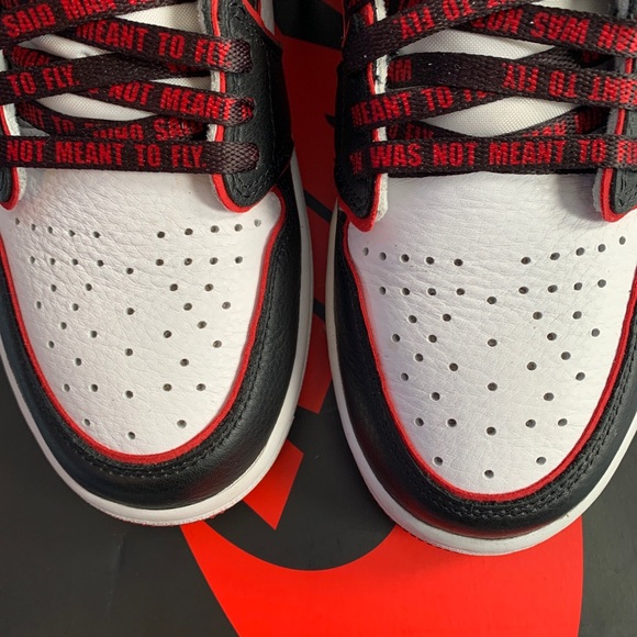 Jordan 1 High Bloodline - Picture 6 of 12